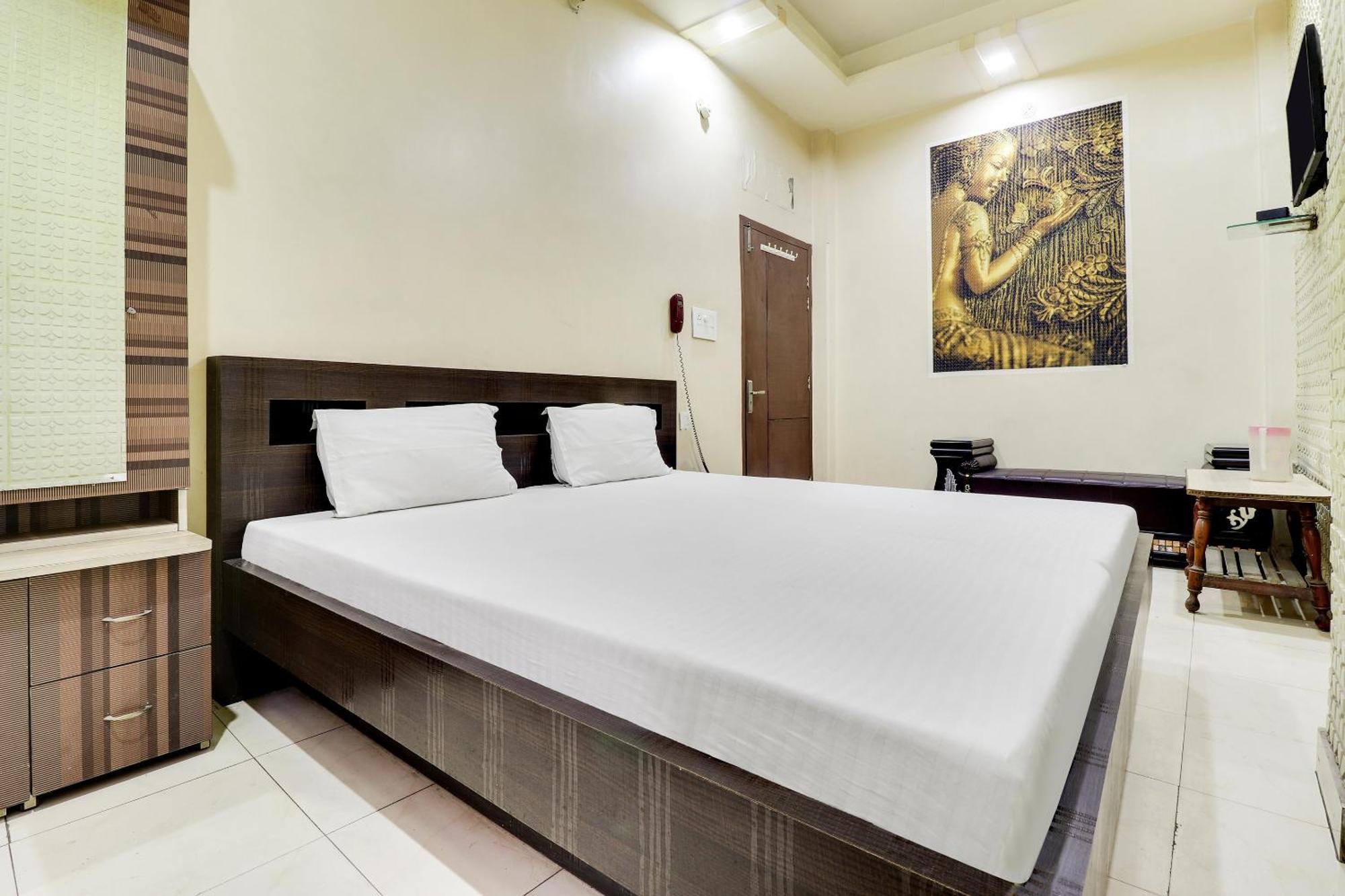 SPOT ON 40076 Hotel Sunny Bhairaun Ghat Bagian luar foto