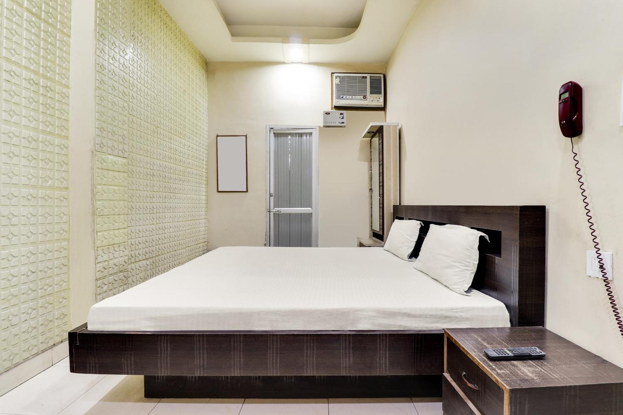 SPOT ON 40076 Hotel Sunny Bhairaun Ghat Bagian luar foto