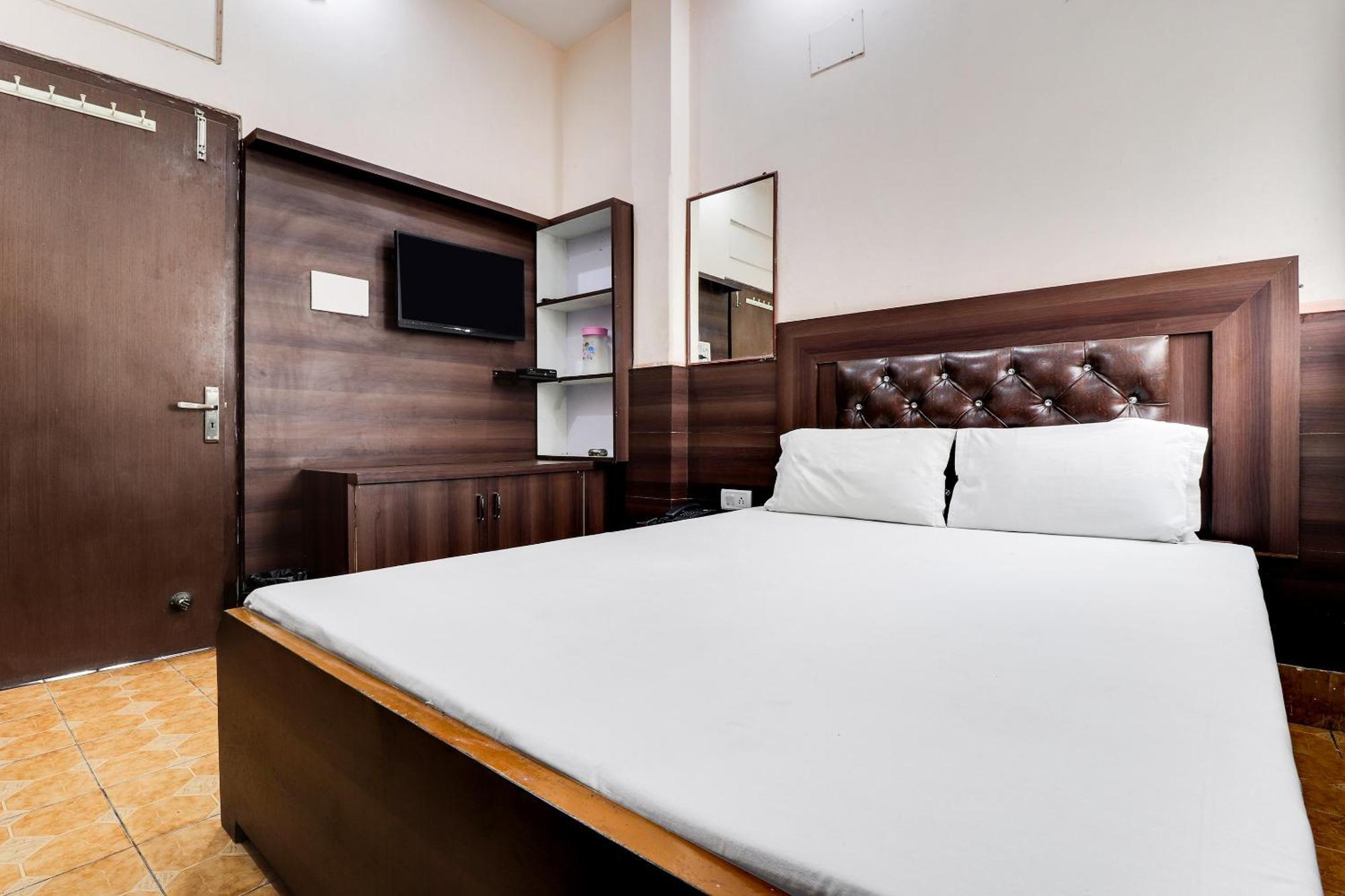 SPOT ON 40076 Hotel Sunny Bhairaun Ghat Bagian luar foto