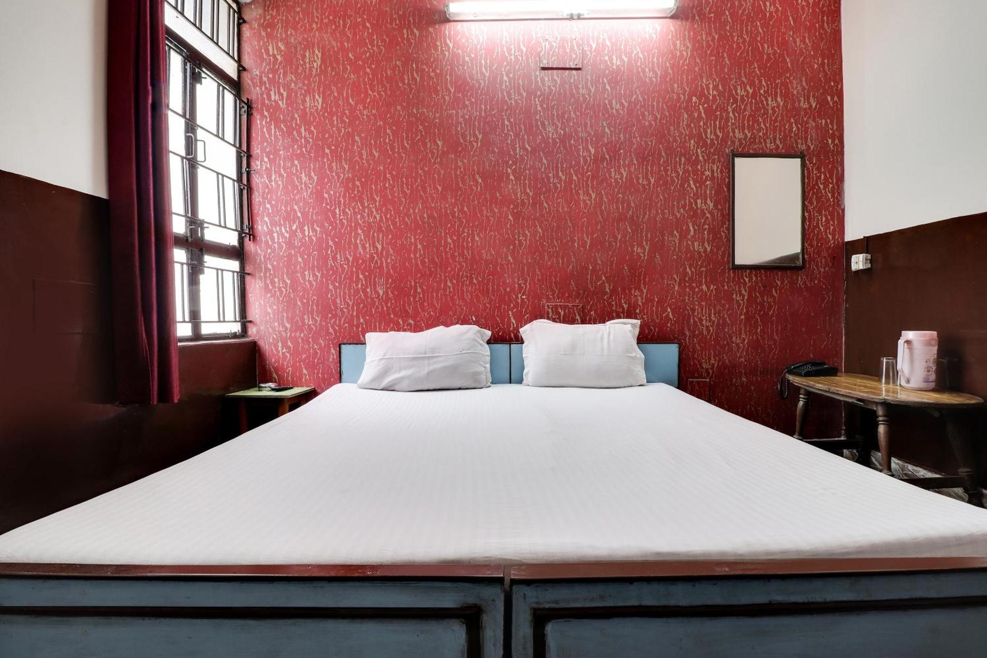 SPOT ON 40076 Hotel Sunny Bhairaun Ghat Bagian luar foto
