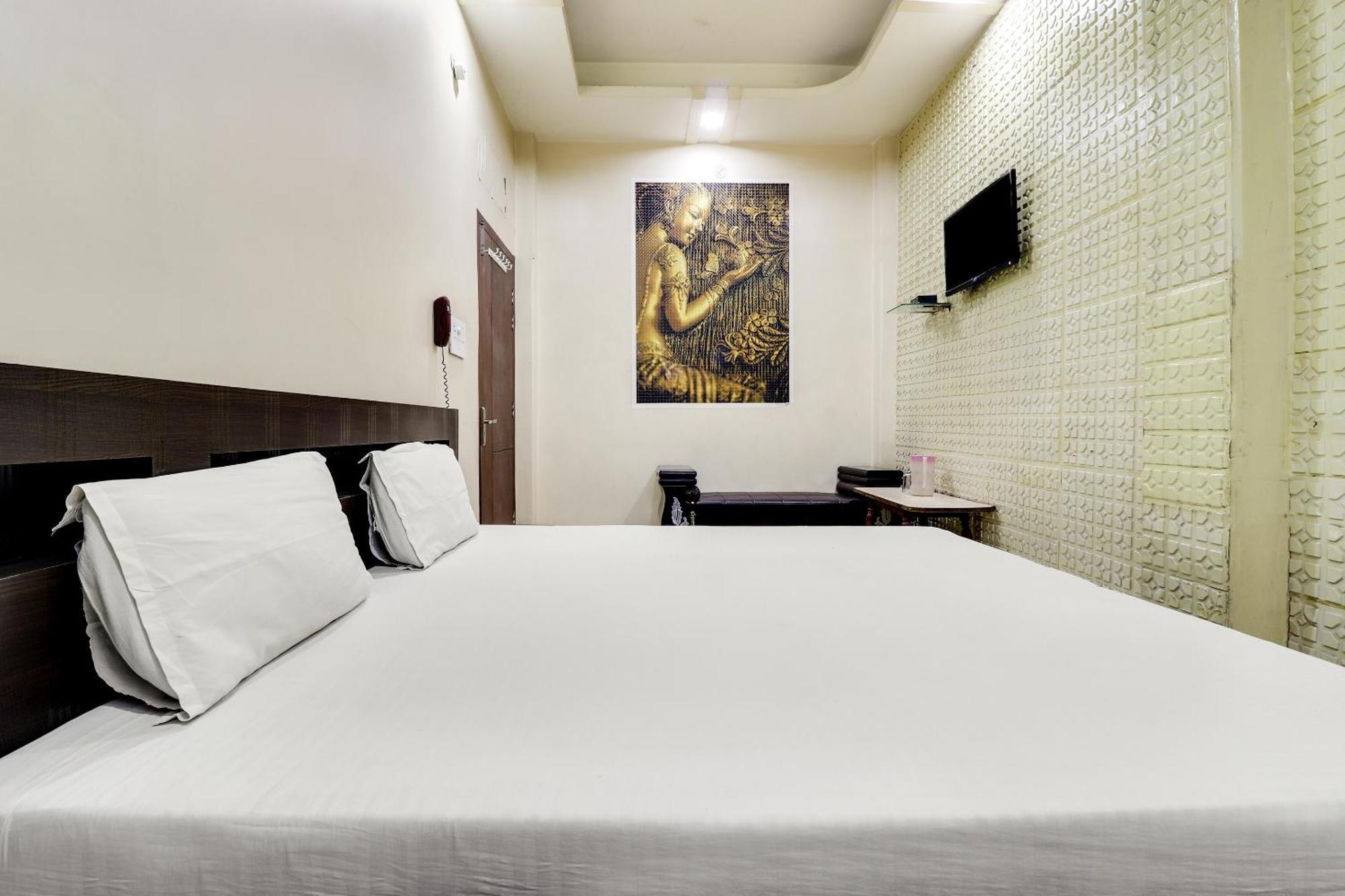 SPOT ON 40076 Hotel Sunny Bhairaun Ghat Bagian luar foto