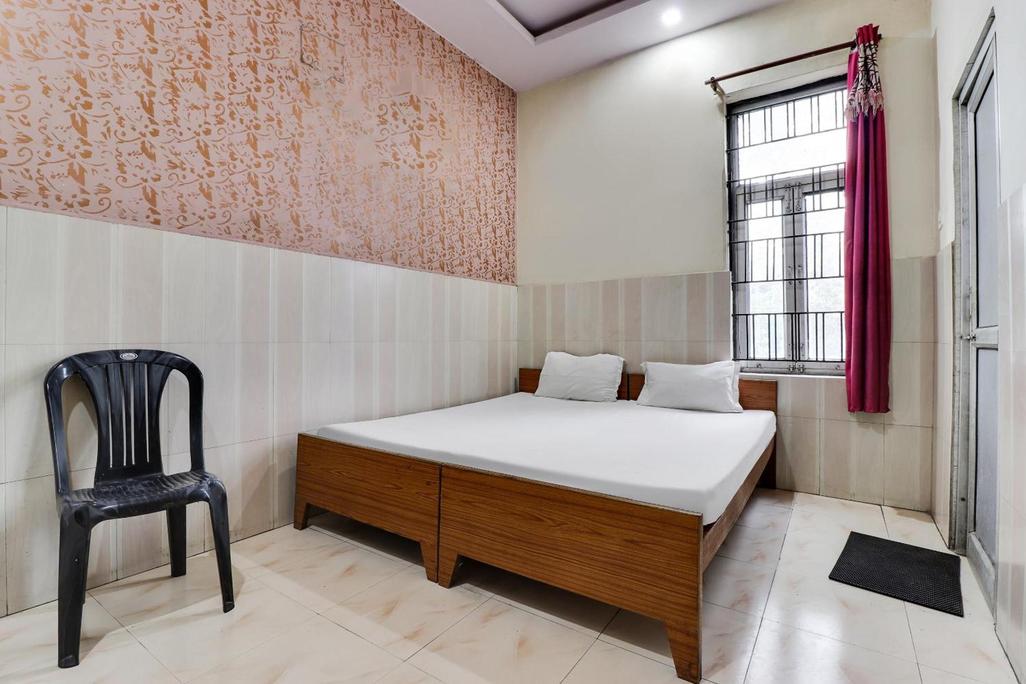 SPOT ON 40076 Hotel Sunny Bhairaun Ghat Bagian luar foto